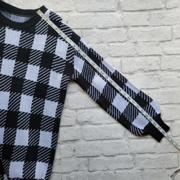 Black And White Oversized Buffalo plaid sweater dress size small - Picture 4 of 7